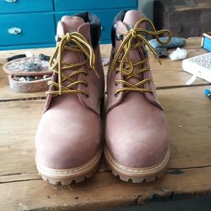 Steel toe boots
